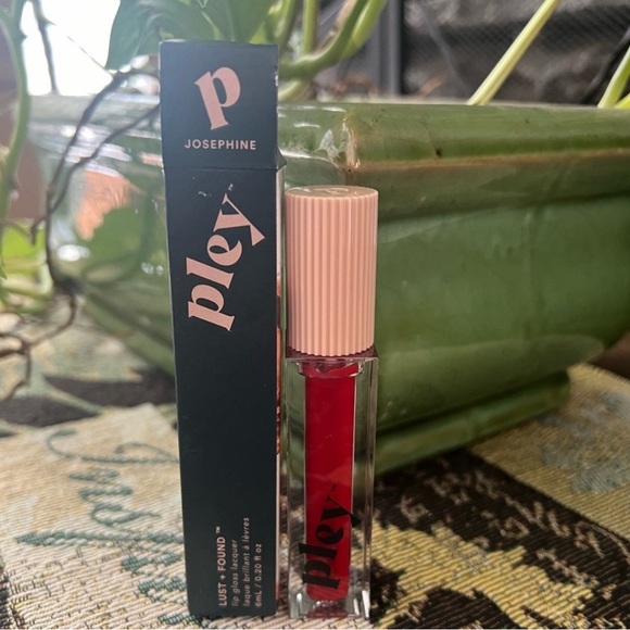 NIB “JOSEPHINE” Pley Beauty Lust + Found Lip Gloss Lacquer - Picture 1 of 2